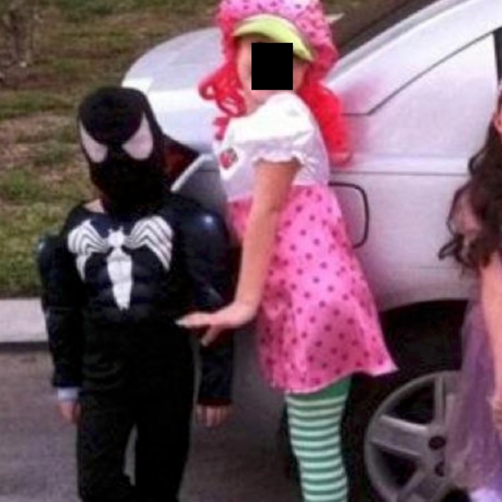 Girls Strawberry Shortcake Costume, sz Med (8-10)